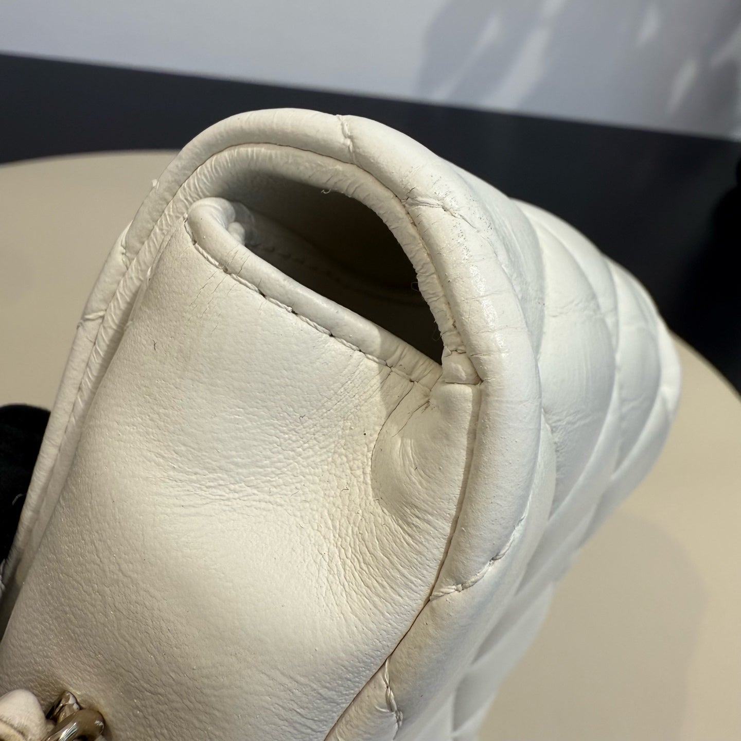 Chanel - Phone Holder with Pearl Chain - Lambskin leather - White - (mini)