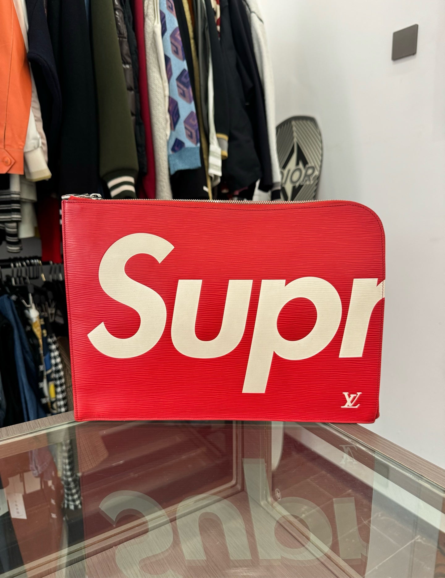 Louis Vuitton - LV x Supreme Epi Pochette Jour GM Clutch - Epi leather - Red - (large)