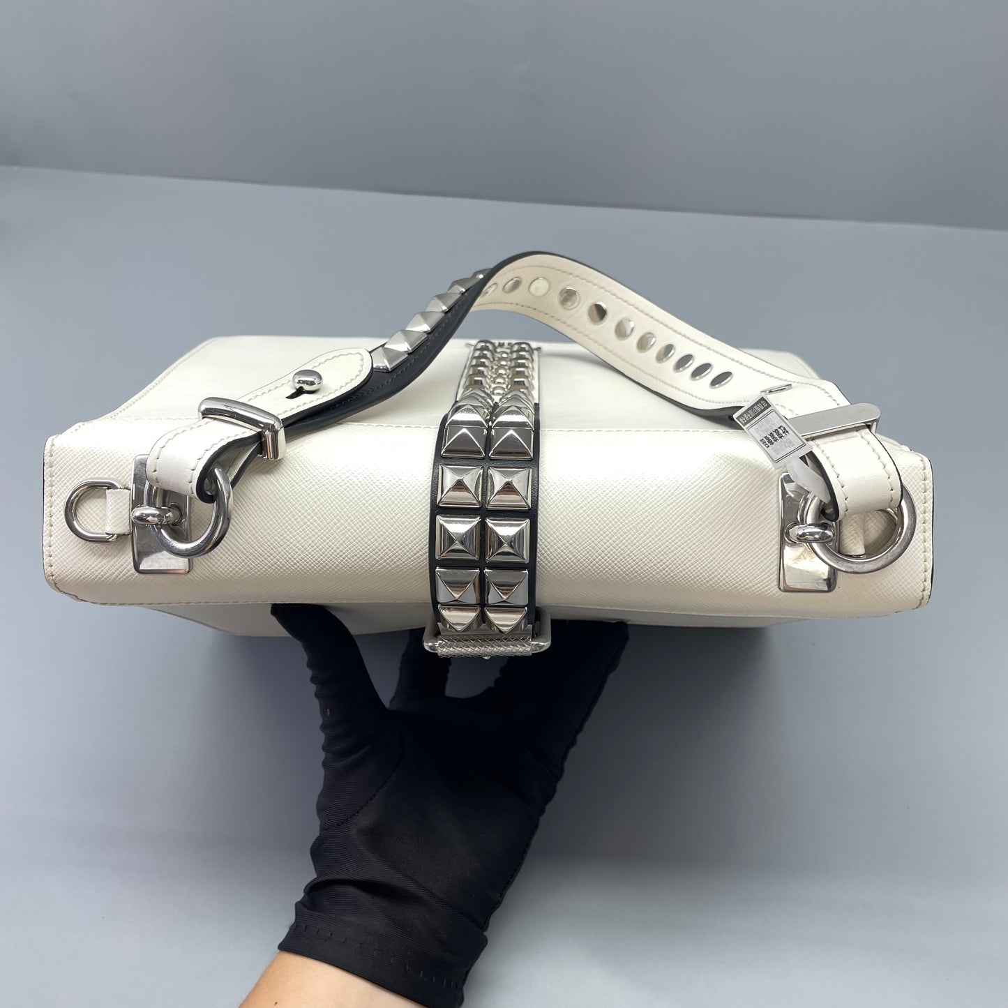 Prada - Riveted Accordion Bag - Calfskin leather - White - (Medium)