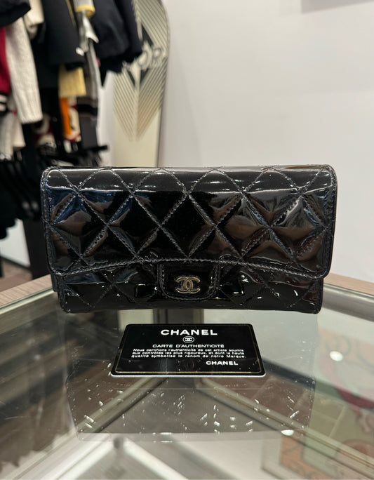 Chanel - Classic Flap Long Wallet - Patent leather - Black - (medium)