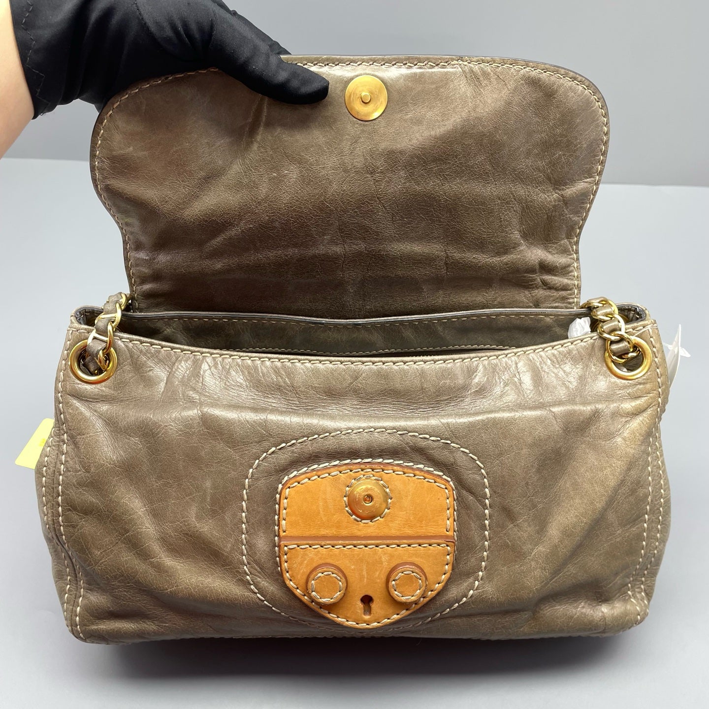 Prada - Flap Shoulder Bag with Chain - Distressed Leather - Grey - (Medium)