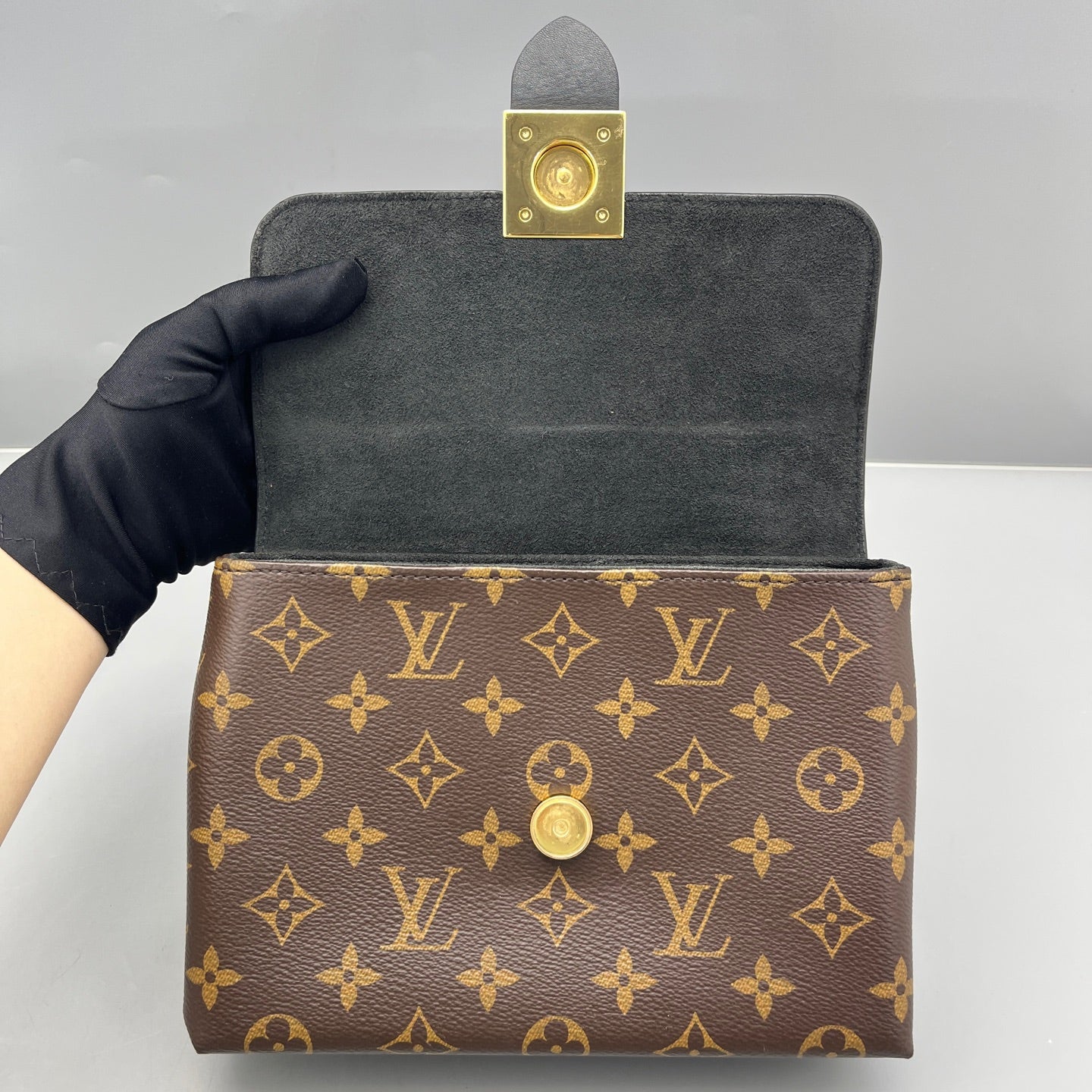 Louis Vuitton - Locky BB - Monogram coated canvas with smooth leather - Brown with Black accents - (mini)