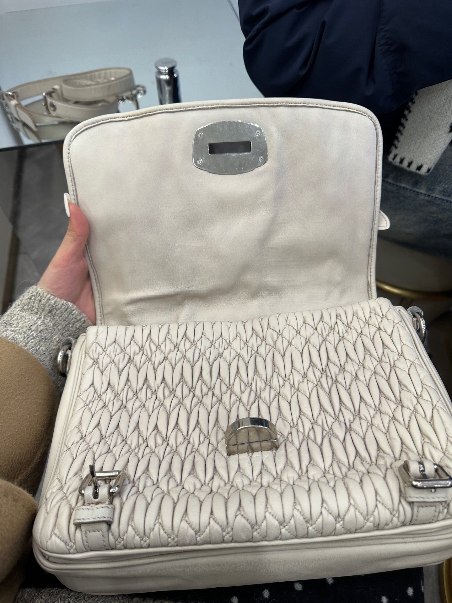 Miu Miu - Matelassé Messenger Bag - Lambskin leather - Grey - (medium)