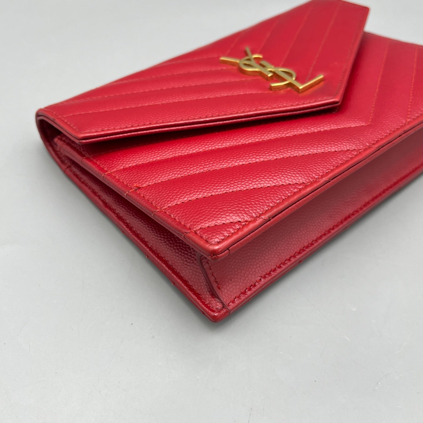 Saint Laurent - Monogram Envelope Small Bag - Grained calfskin leather - Red with Gold-Tone Hardware - (Small)