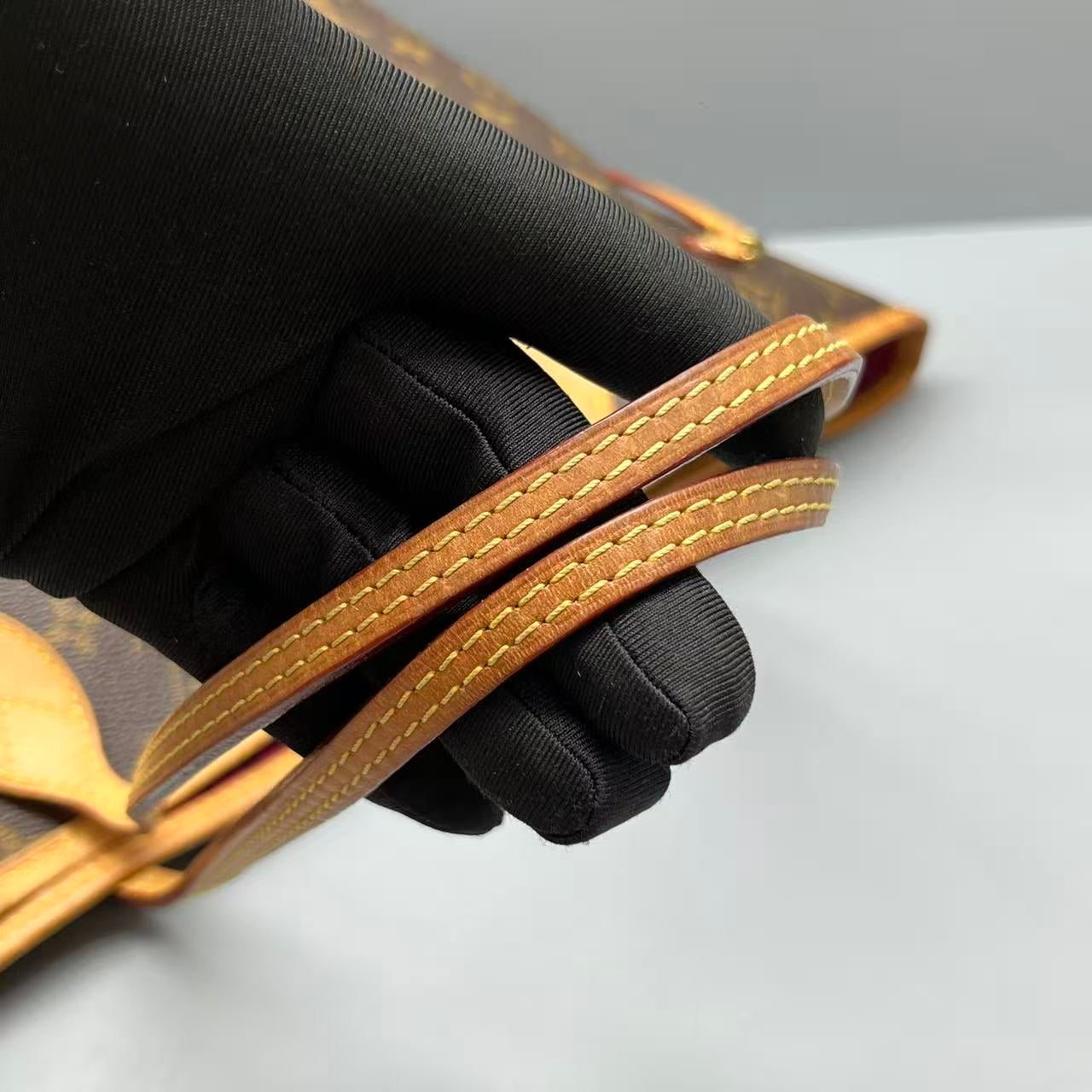 Louis Vuitton - Neverfull MM - Monogram coated canvas with Vachetta leather trim and textile lining - Brown - (Medium)