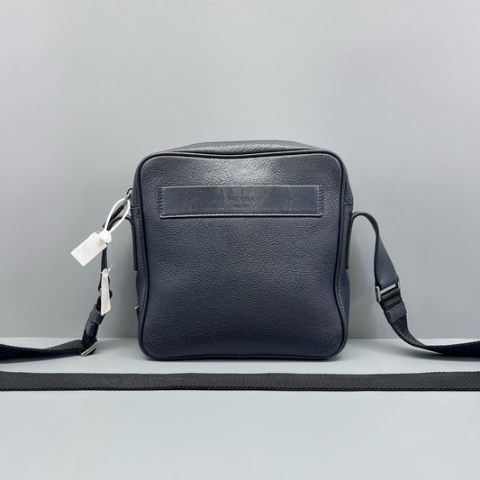 Prada - Crossbody Messenger Bag - Pebbled leather - Navy - (medium)
