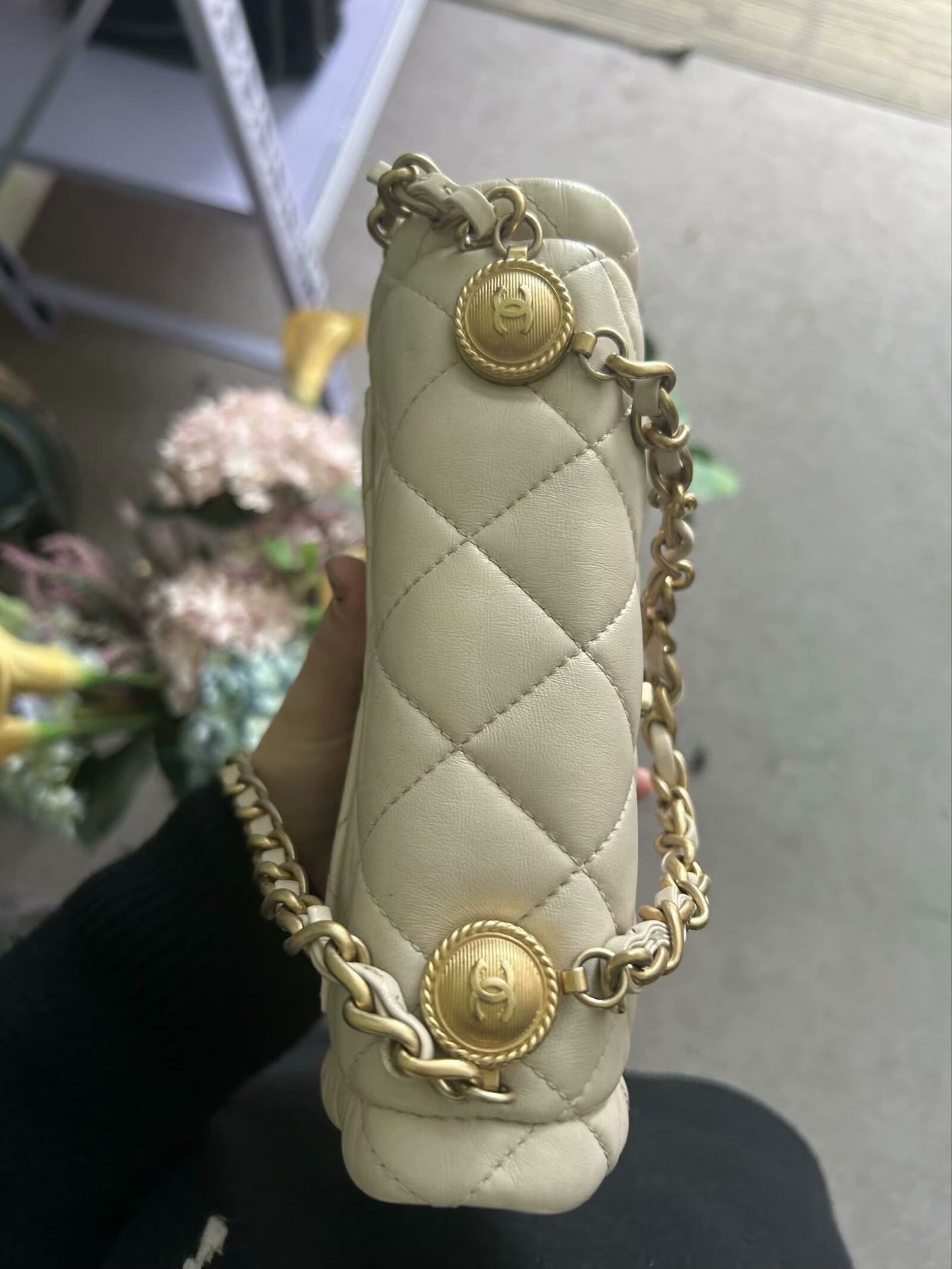 Chanel - Small Quilted Flap Bag with Medallion Chain Details - Lambskin leather - Beige - (Small)