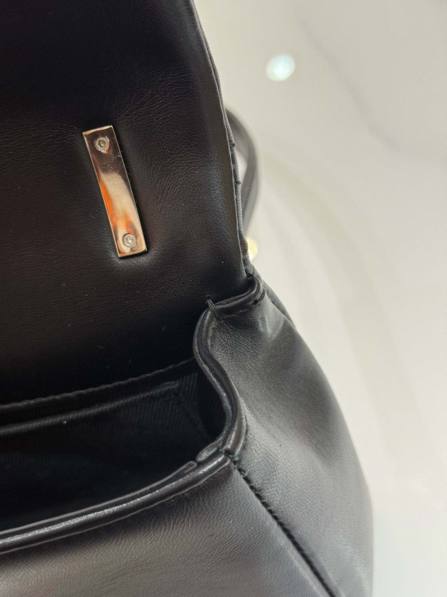Burberry - Small Lola Bag - Lambskin leather - Black - (Small)