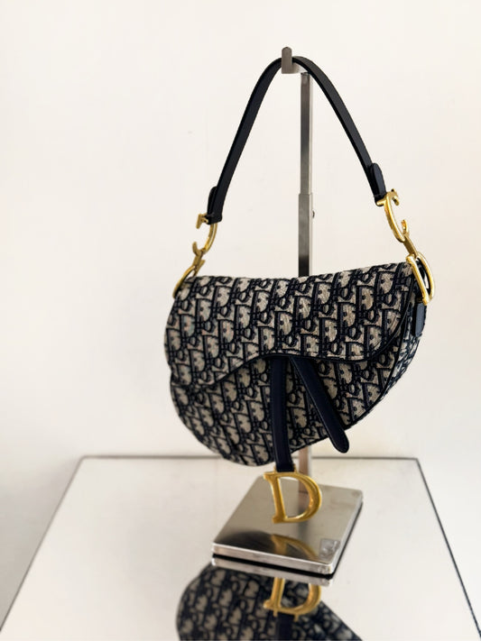 Dior - Saddle Bag - Dior Oblique Jacquard Canvas with Leather Trim - Navy Blue and Beige - (Medium)