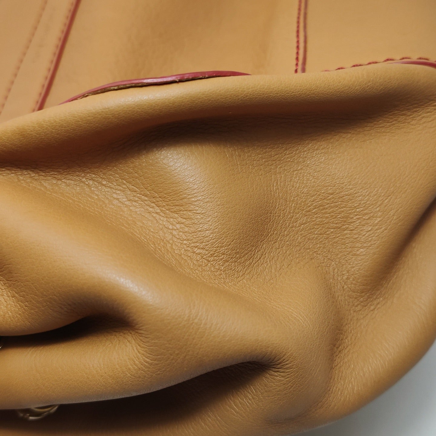 Givenchy - Givenchy 4G Emblem Shoulder Bag - Leather - Camel - (Medium)