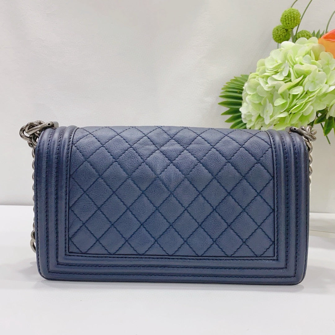 Chanel - Le Boy - Calfskin leather - Blue - (Medium)