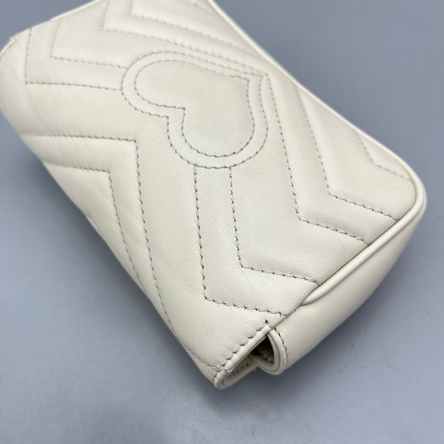 Gucci - Marmont Super Mini - Matelassé leather - White with Gold-Tone Hardware - (mini)