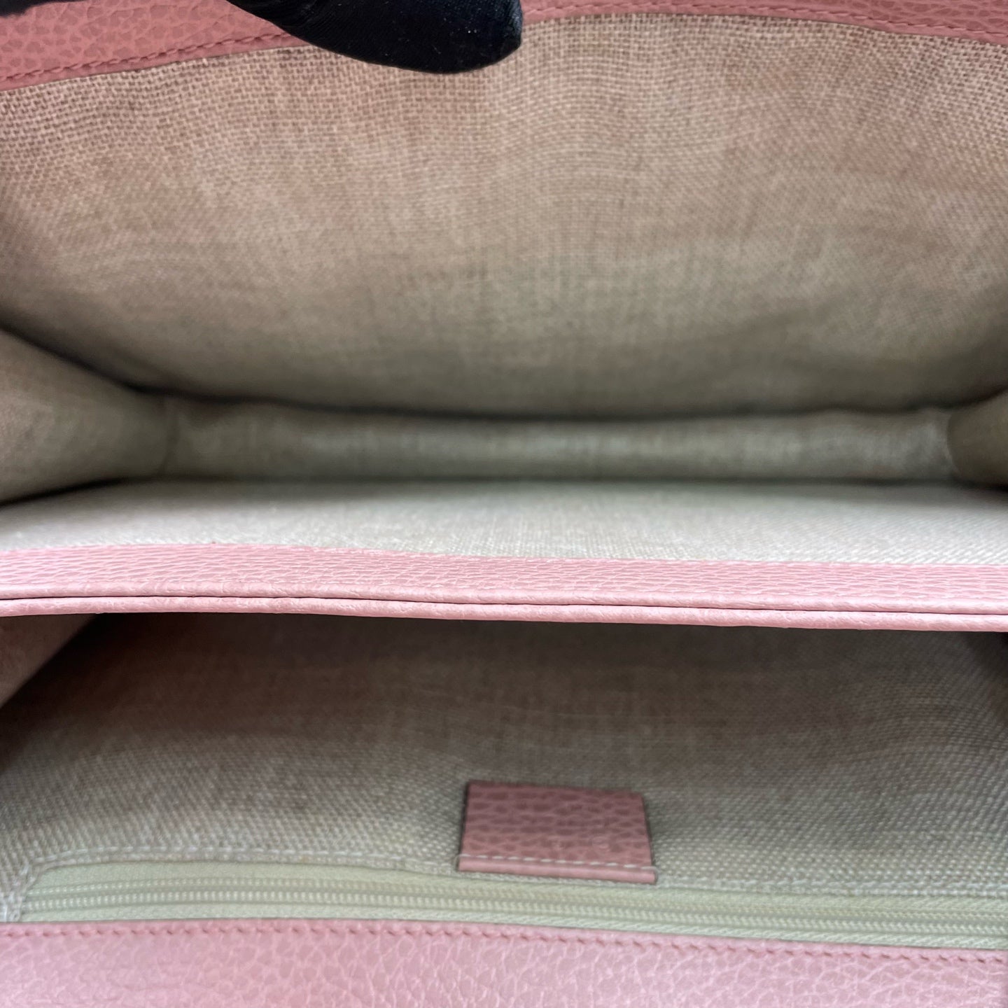 Gucci - Interlocking G Chain Shoulder Bag - Grained leather - Pink - (small)