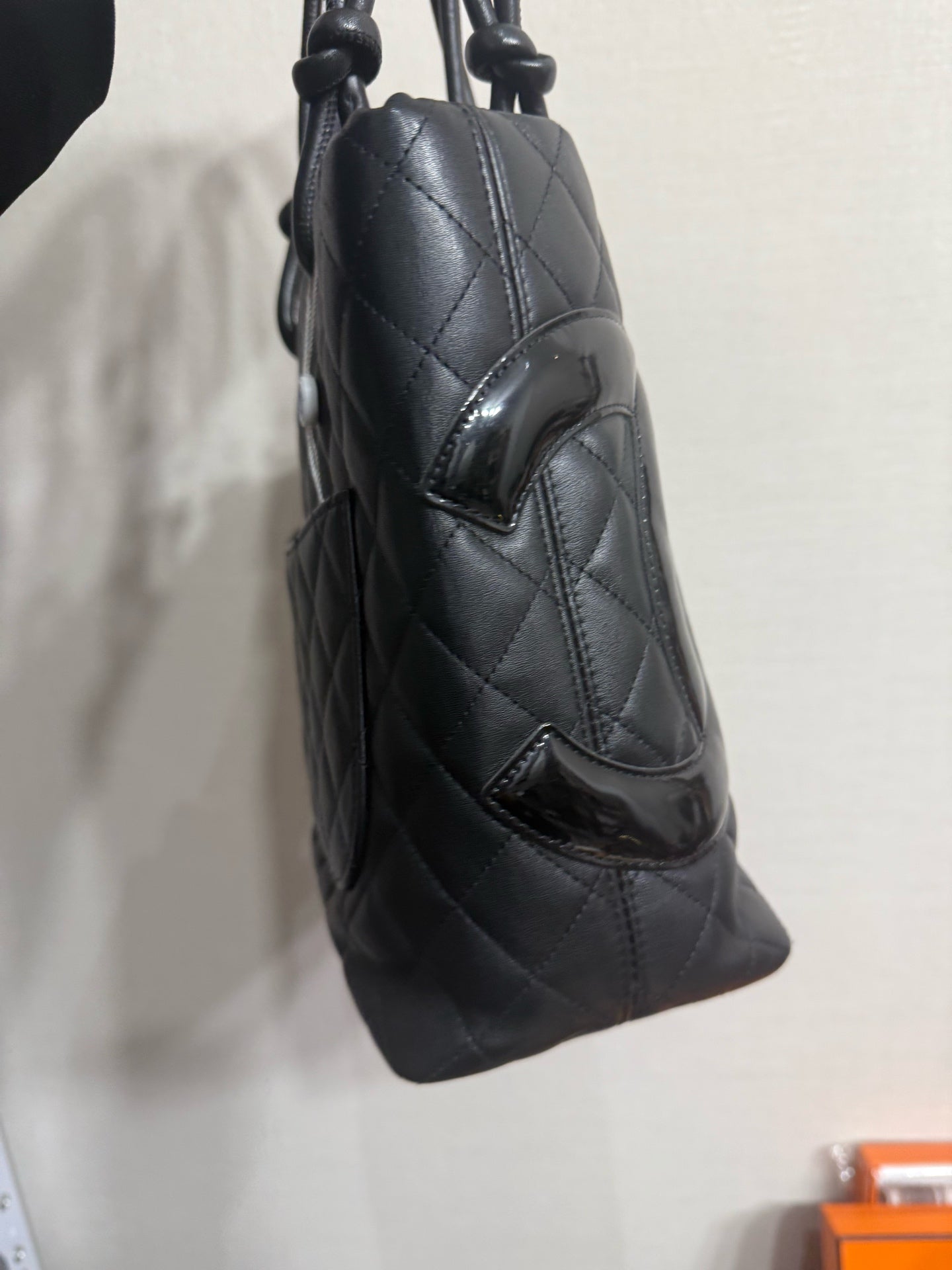 Chanel - Cambon Vertical Tote - Lambskin leather and patent leather - Black - (Small)