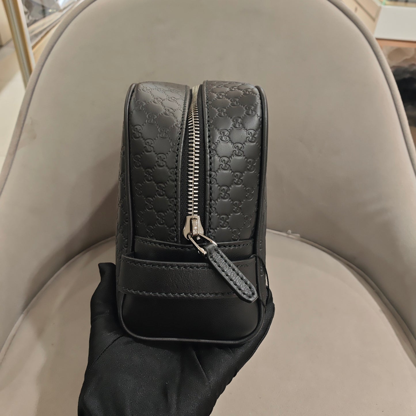 Gucci - Microguccissima Toiletry Pouch - Embossed cowhide leather - Black - (medium)