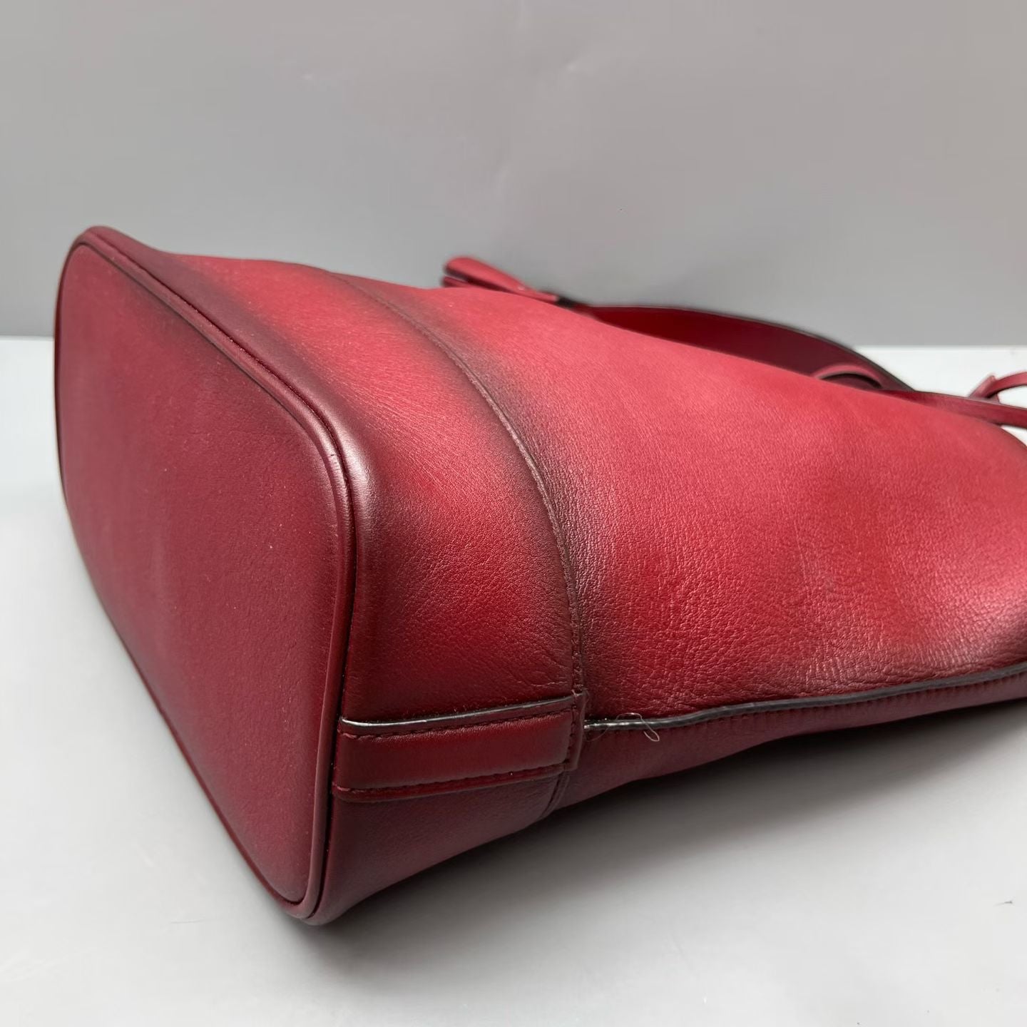Louis Vuitton - Bucket Bag - Leather - Burgundy - (medium)