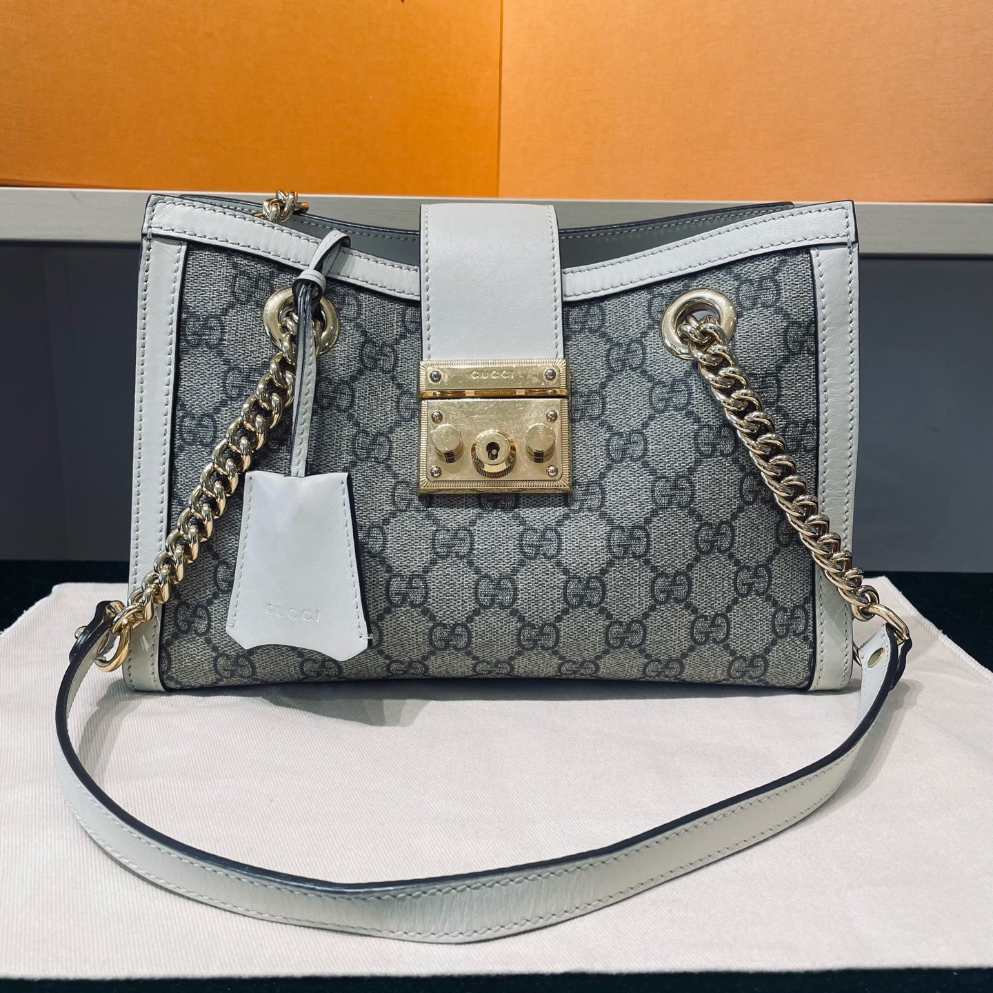 Gucci - Padlock GG Supreme Small Shoulder Bag - GG Supreme canvas with leather trim - White - (small)