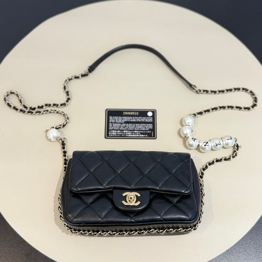 Chanel - Mini Classic Flap Bag with Pearl Chain - Lambskin leather - Black - (mini)