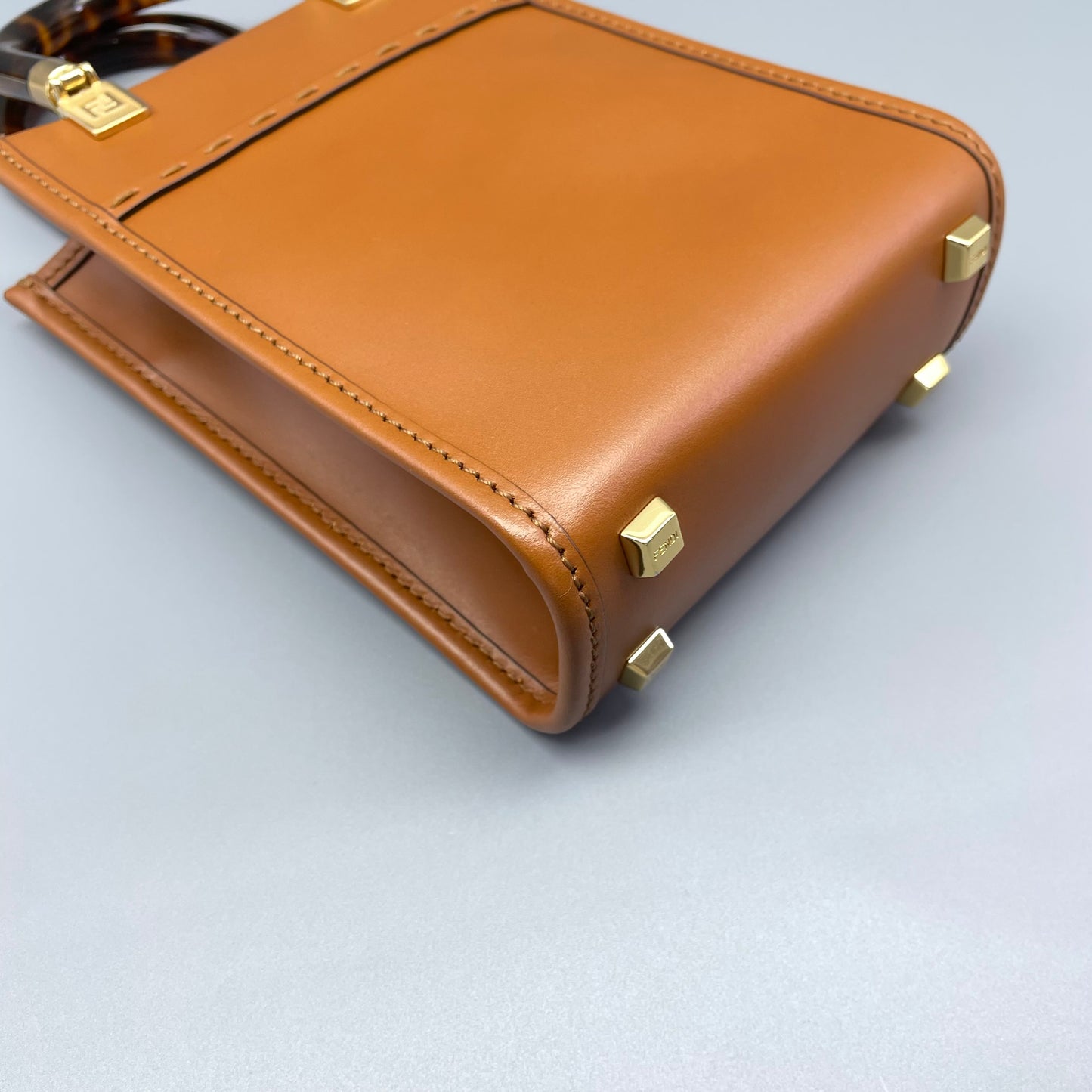 Fendi - Mini Sunshine Shopper Tote - Smooth calfskin leather with resin handles - Caramel Brown - (mini)