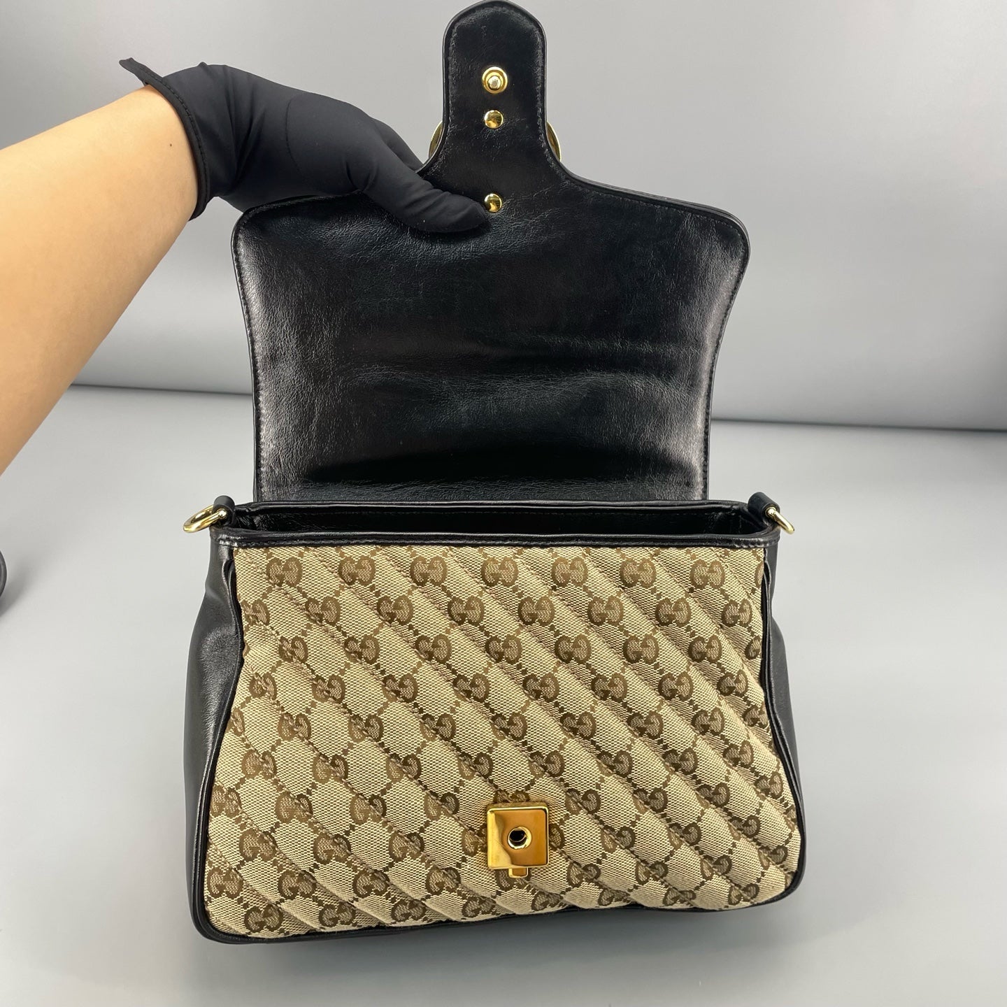 Gucci - GG Marmont Messenger Bag - GG Monogram Canvas and Leather - Beige and Black - (Medium)