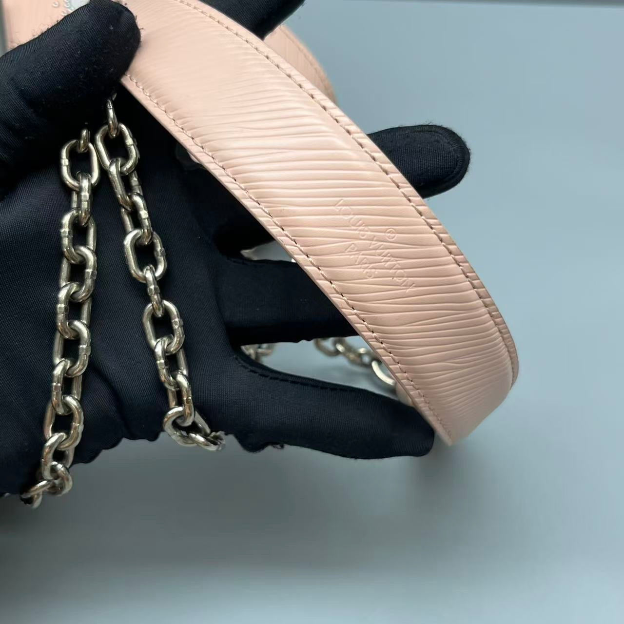 Louis Vuitton - Twist Chain Bag PM - Epi Leather - Pink - (medium)