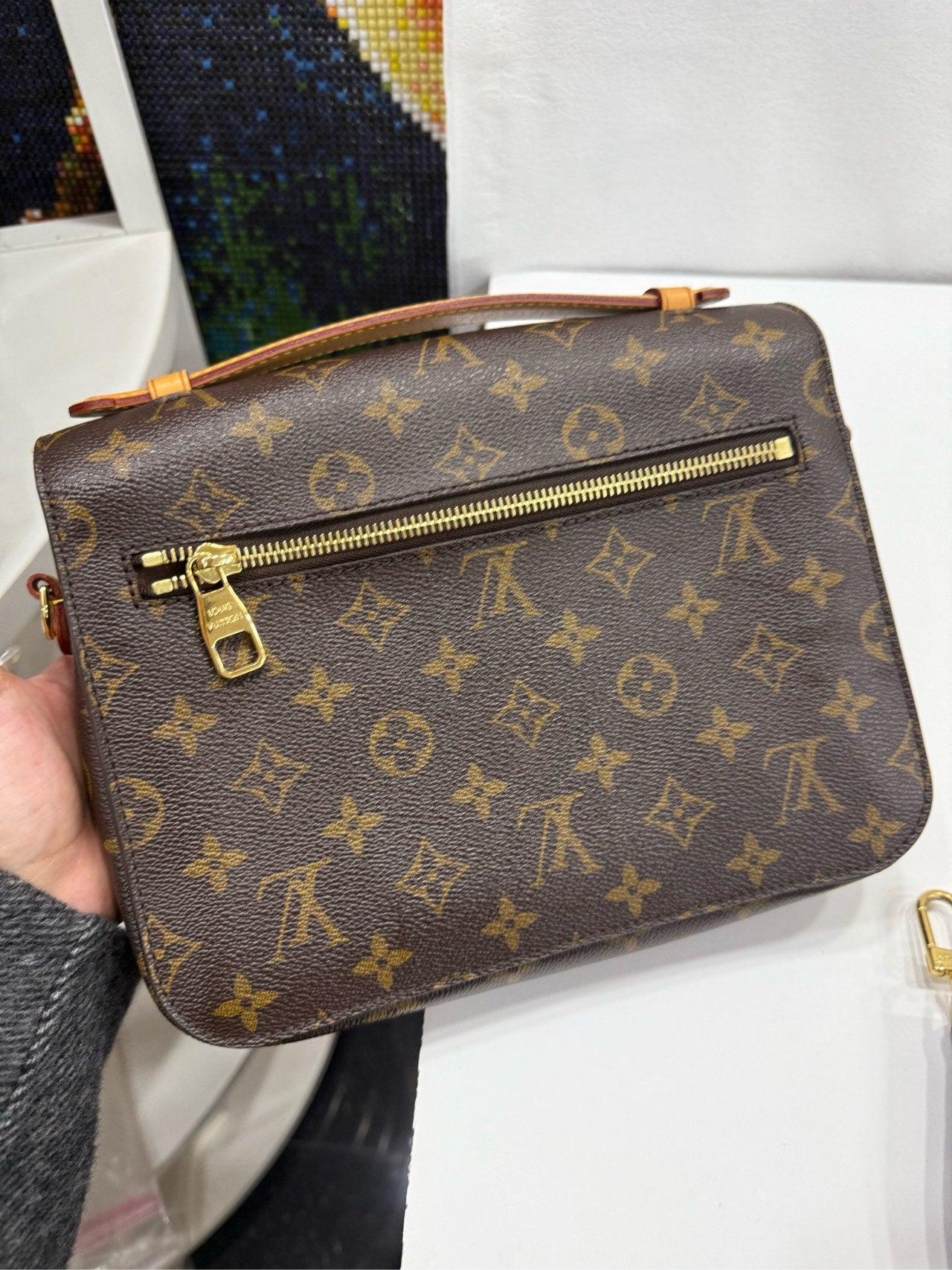 Louis Vuitton - Pochette Metis - Monogram coated canvas with Vachetta leather trim - Brown - (Medium)