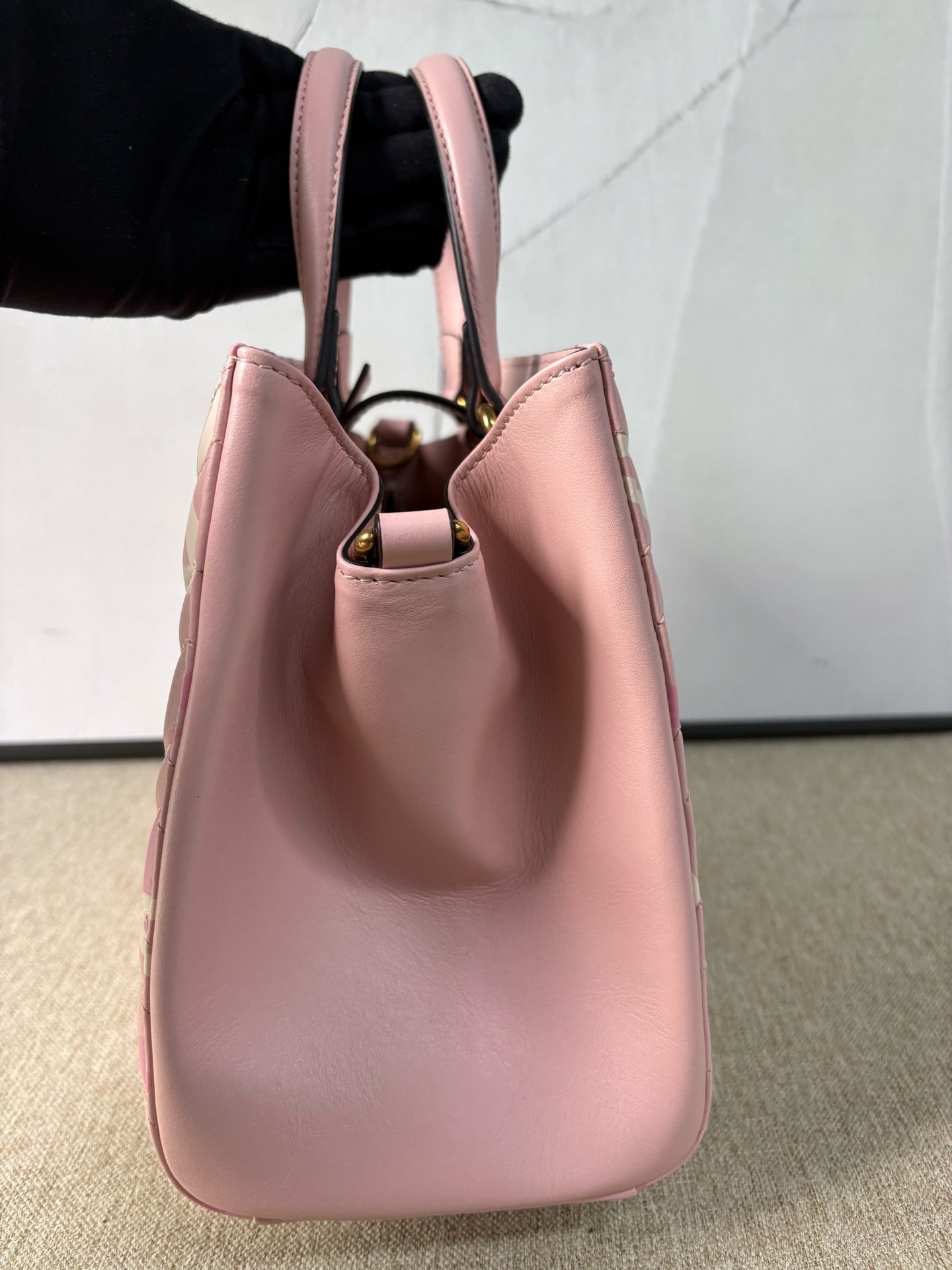 Gucci - GG Marmont Graffiti Top Handle Bag - Leather - Pink - (medium)
