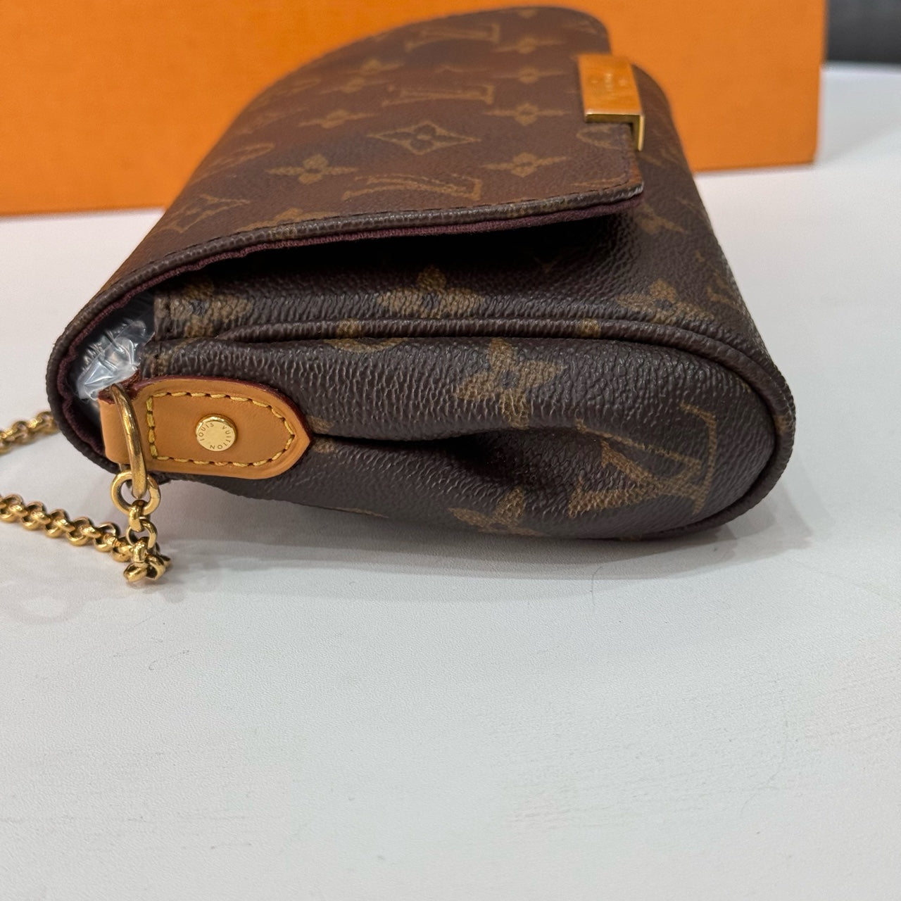 Louis Vuitton - Favorite PM - Monogram coated canvas with natural cowhide leather trim - Brown - (Small)