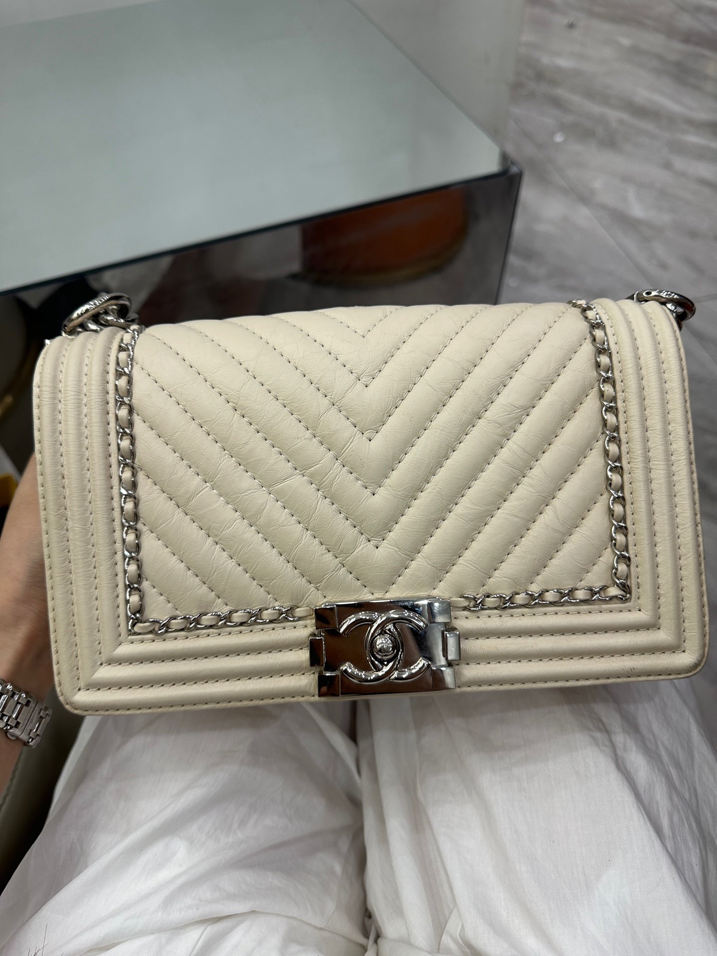 Chanel - Le Boy - Oil wax calfskin - Beige - (Medium)