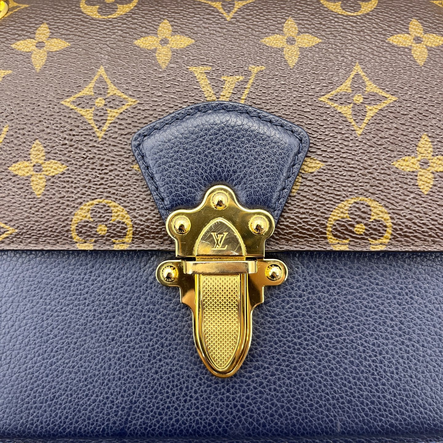 Louis Vuitton - Victoria Chain Bag - Monogram coated canvas with grained leather trim - Brown and Blue - (medium)