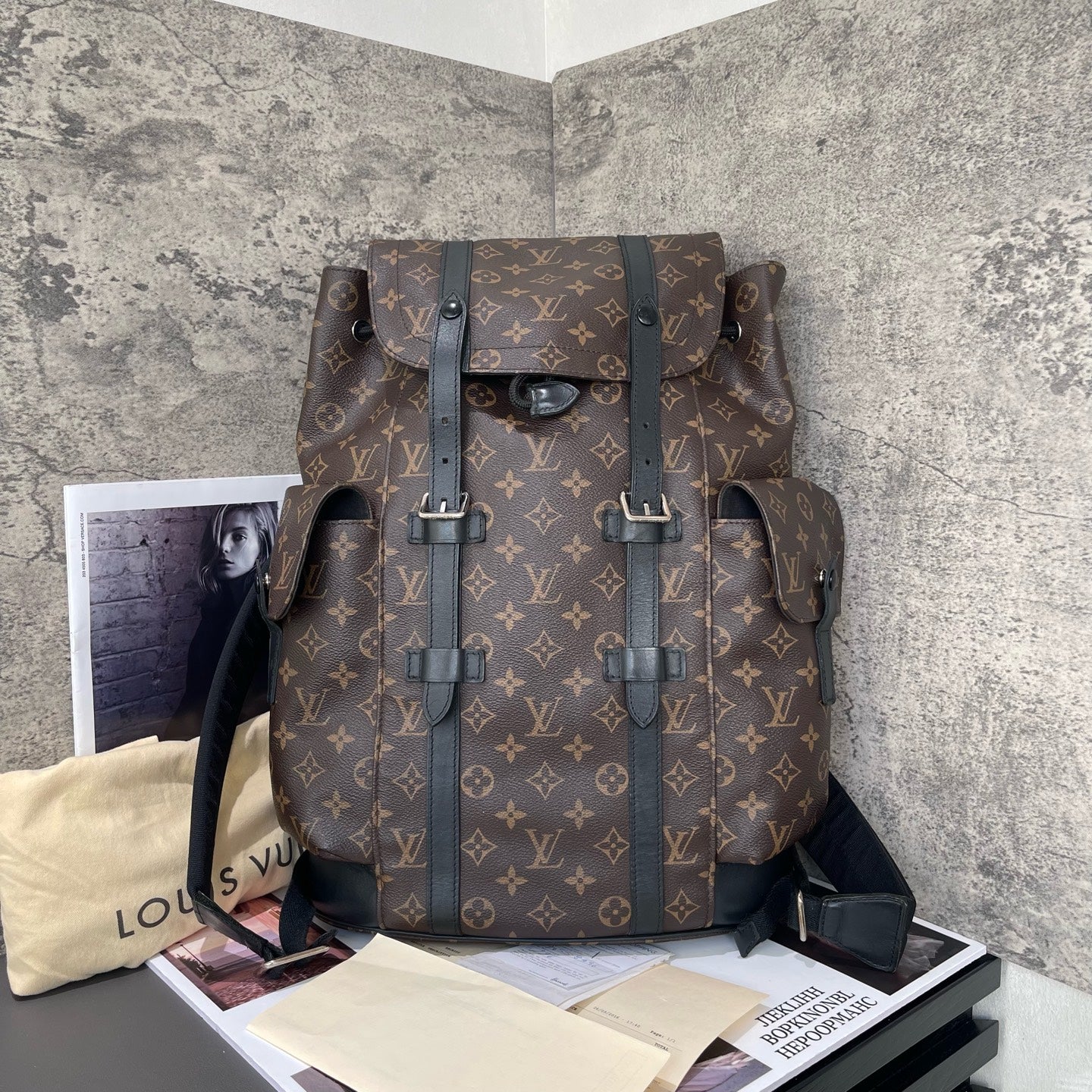 Louis Vuitton - Christopher MM - Monogram Canvas with Leather Trim - Brown - (Large)