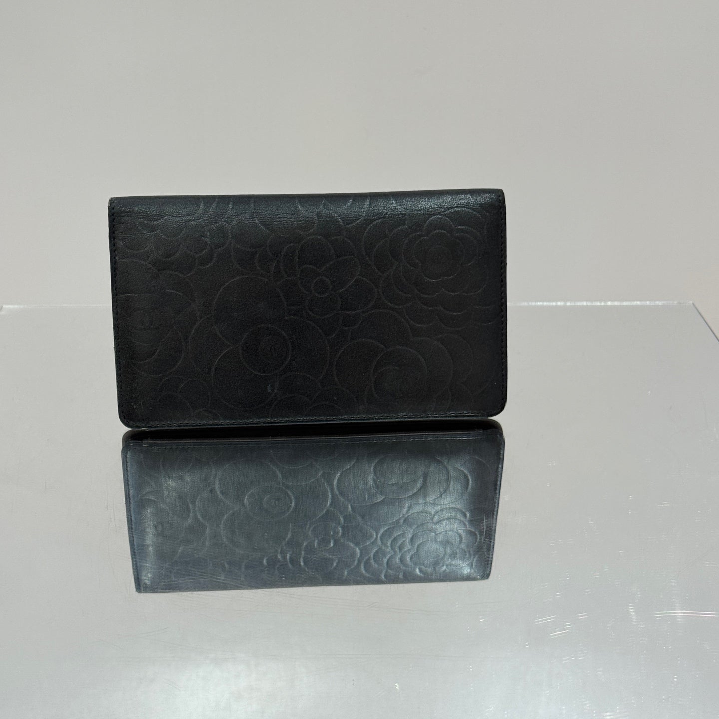 Chanel - Camellia Bi-Fold Wallet - Leather - Black - (Small)
