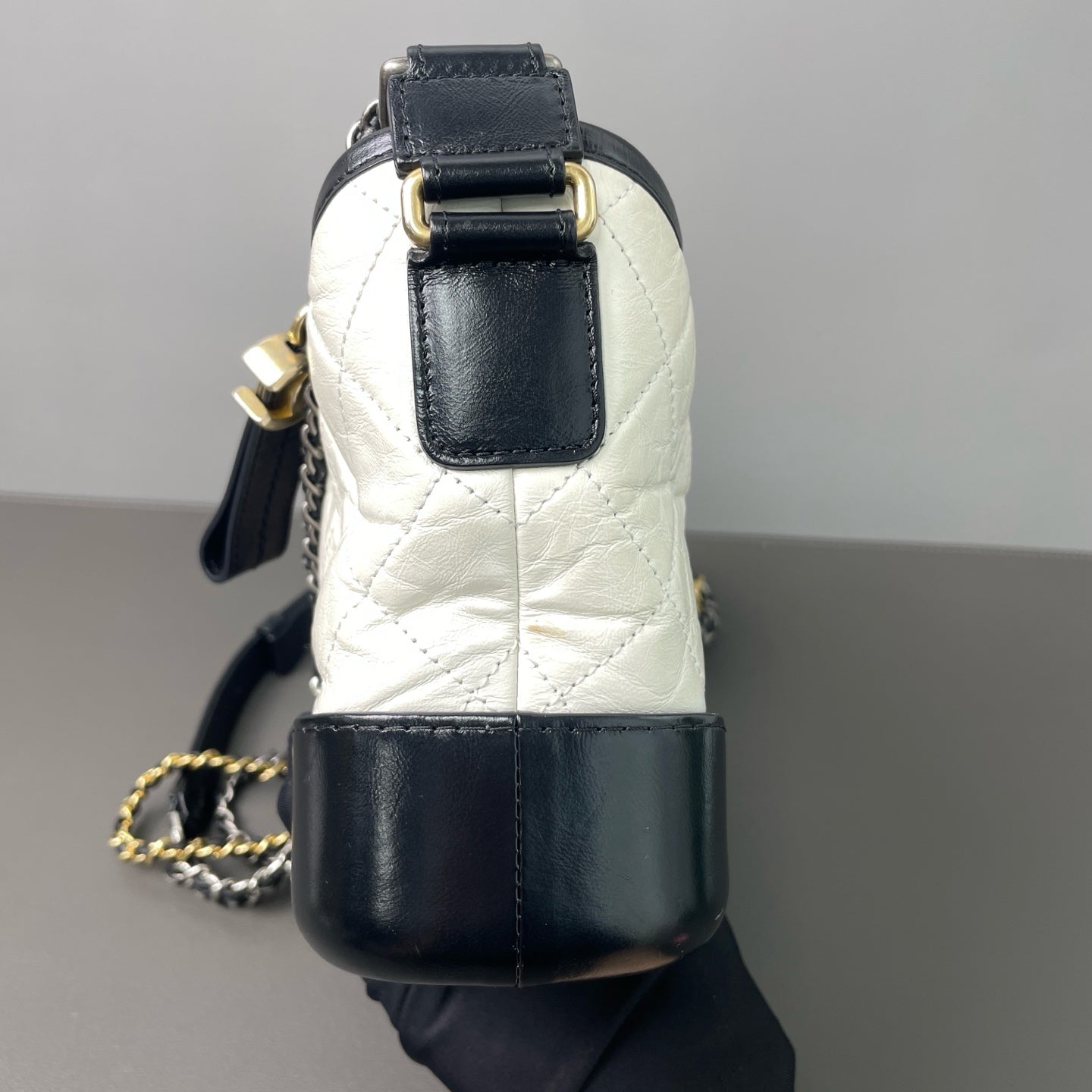 Chanel - Gabrielle Small Hobo Bag - Calfskin leather - Black and White - (Small)