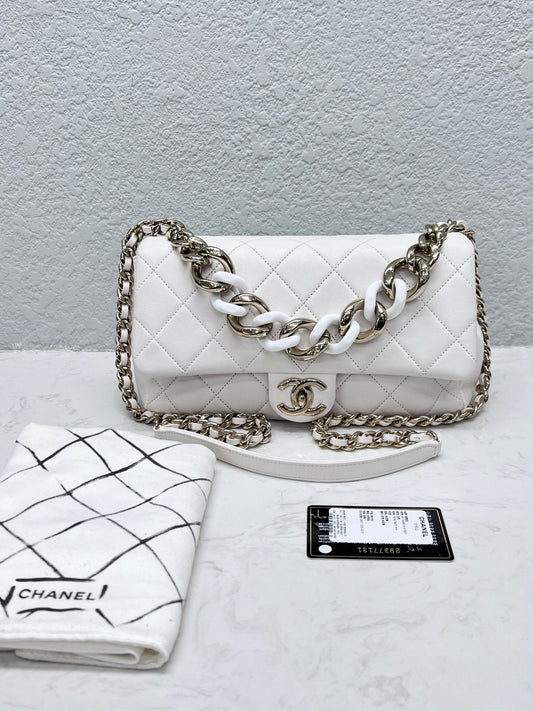 Chanel - Classic Flap with Resin Chain - Lambskin leather - White - (medium)