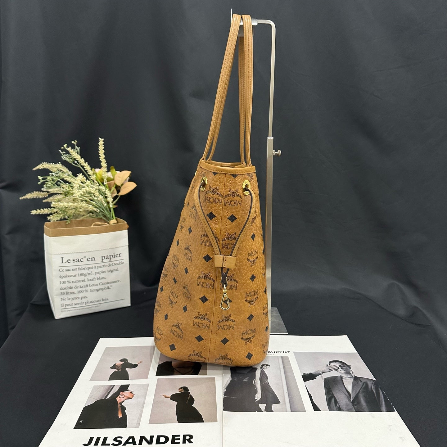 MCM - Visetos Shopper with Pouch - MCM Visetos coated canvas with leather trim - Cognac with Gold-Tone Hardware - (Medium)