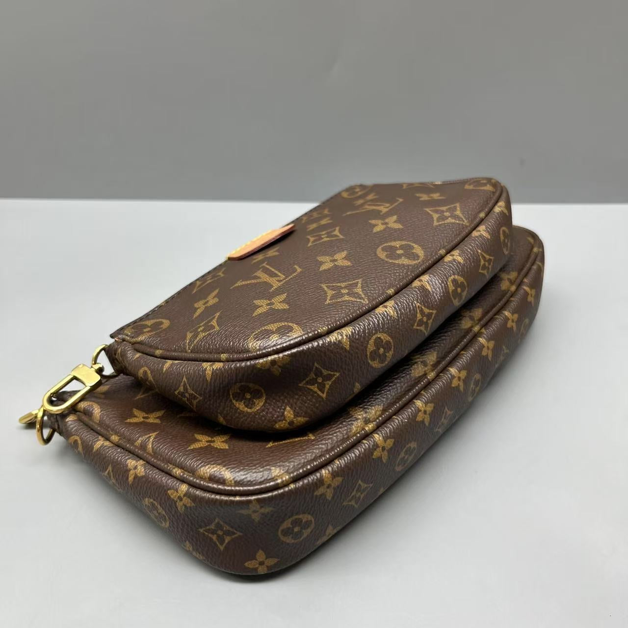 Louis Vuitton - Multi-Pochette Accessoires - Monogram coated canvas, natural cowhide leather, textile - Brown - (Small)
