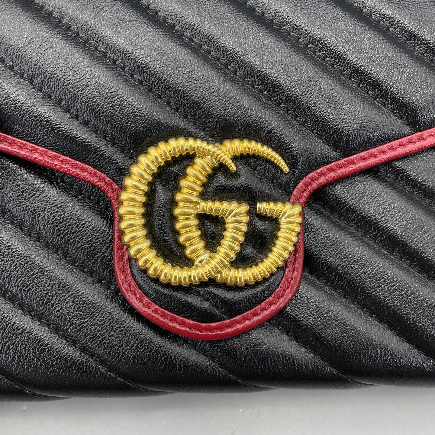 Gucci - Marmont Wallet on Chain (WOC) - Leather - Black with Red Trim - (mini)