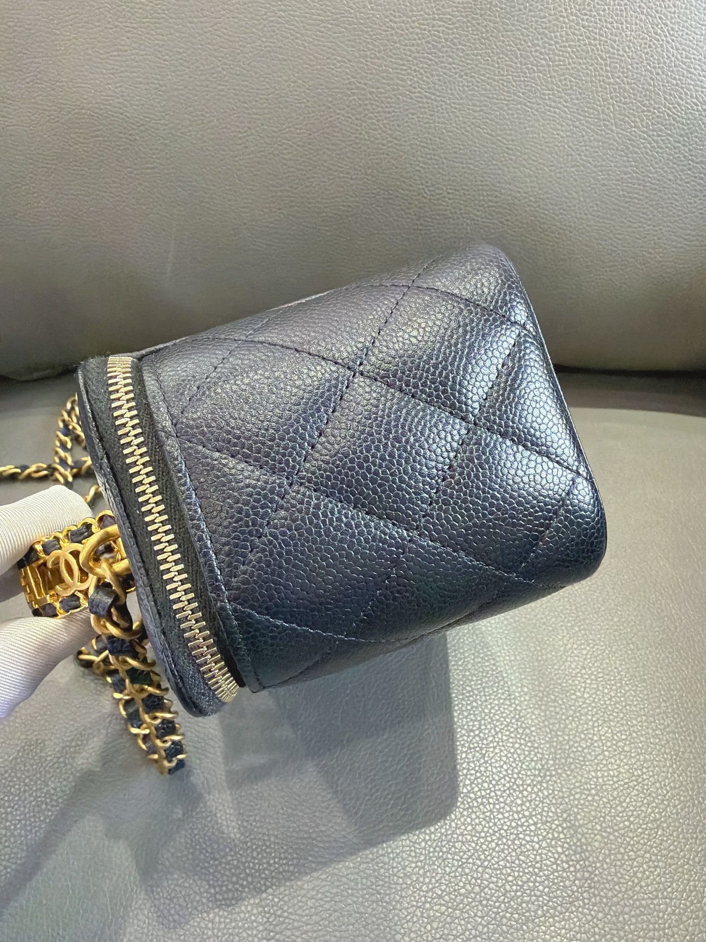 Chanel - 22S Vanity Case with Top Handle - Caviar leather - Black - (mini)
