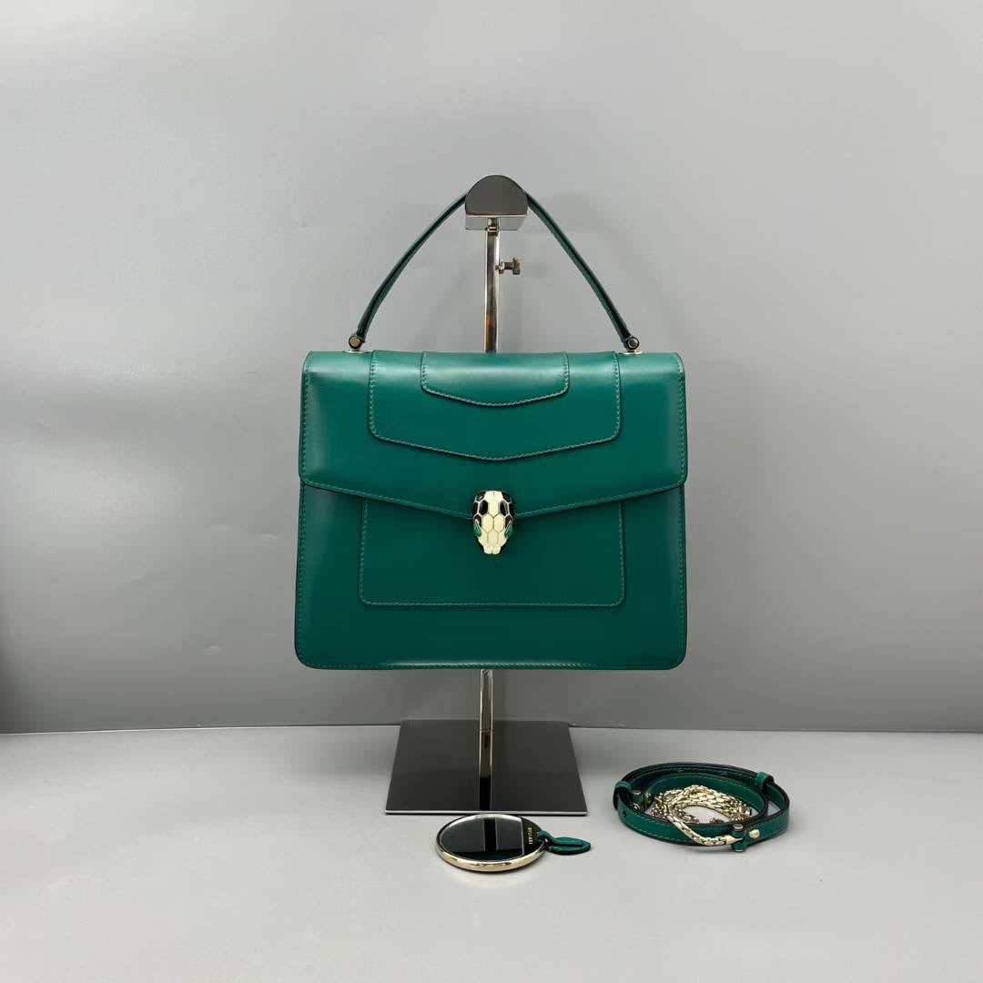 Bvlgari - Serpenti Forever - Calfskin leather - Emerald Green with Light Gold-Tone Hardware - (medium)