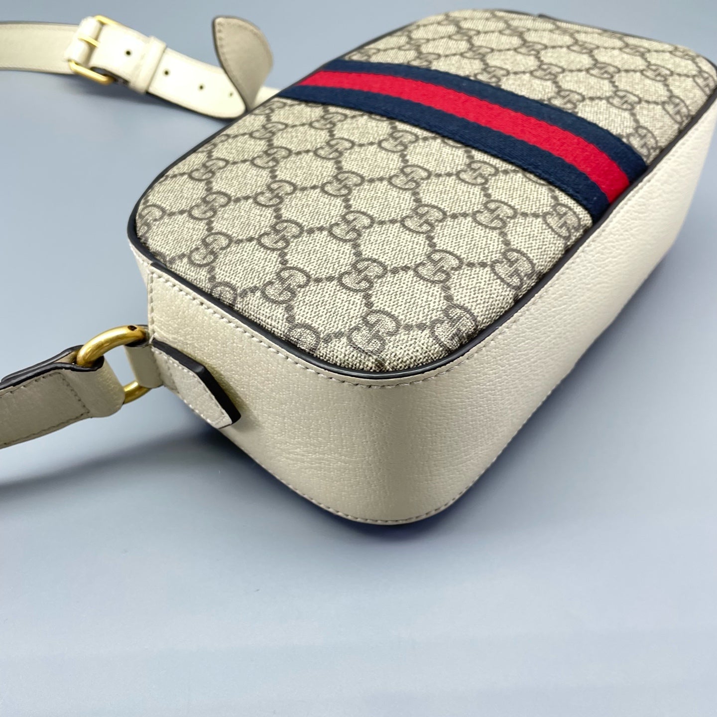 Gucci - Ophidia GG Supreme Camera Bag - GG Supreme canvas with grained leather trim - Beige and white with red and navy accents - (medium)