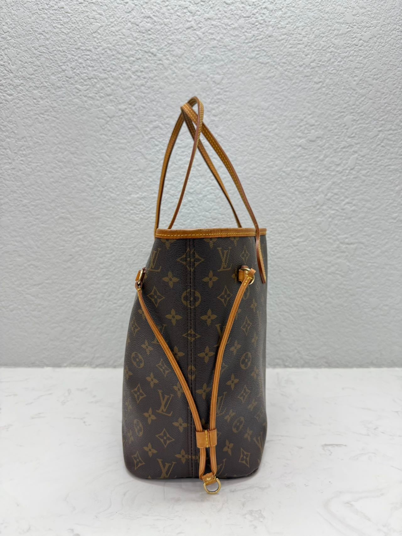 Louis Vuitton - Neverfull MM - Monogram coated canvas with natural cowhide leather trim - Brown - (Medium)