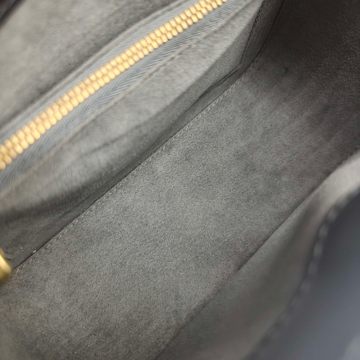 Louis Vuitton - Epi Box Messenger Bag - Leather - Black - (small)
