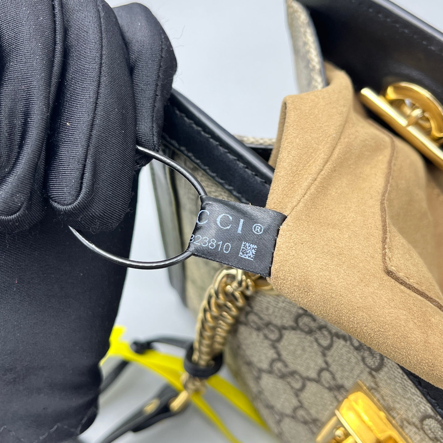 Gucci - Padlock Small Shoulder Bag - GG Supreme canvas with black leather trim and tan suede-like interior lining - Beige and Black - (Small)