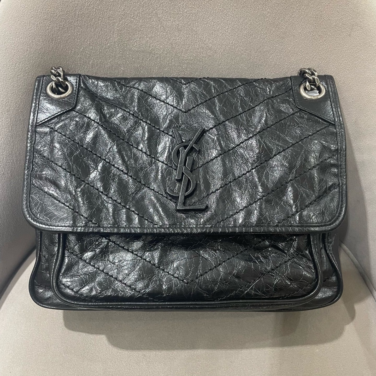 Saint Laurent - Niki Medium - Distressed waxed leather - Black - (medium)