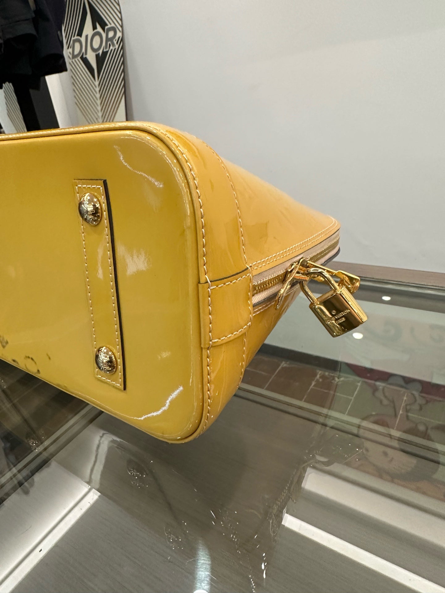 Louis Vuitton - Alma PM - Patent leather - Yellow - (Medium)