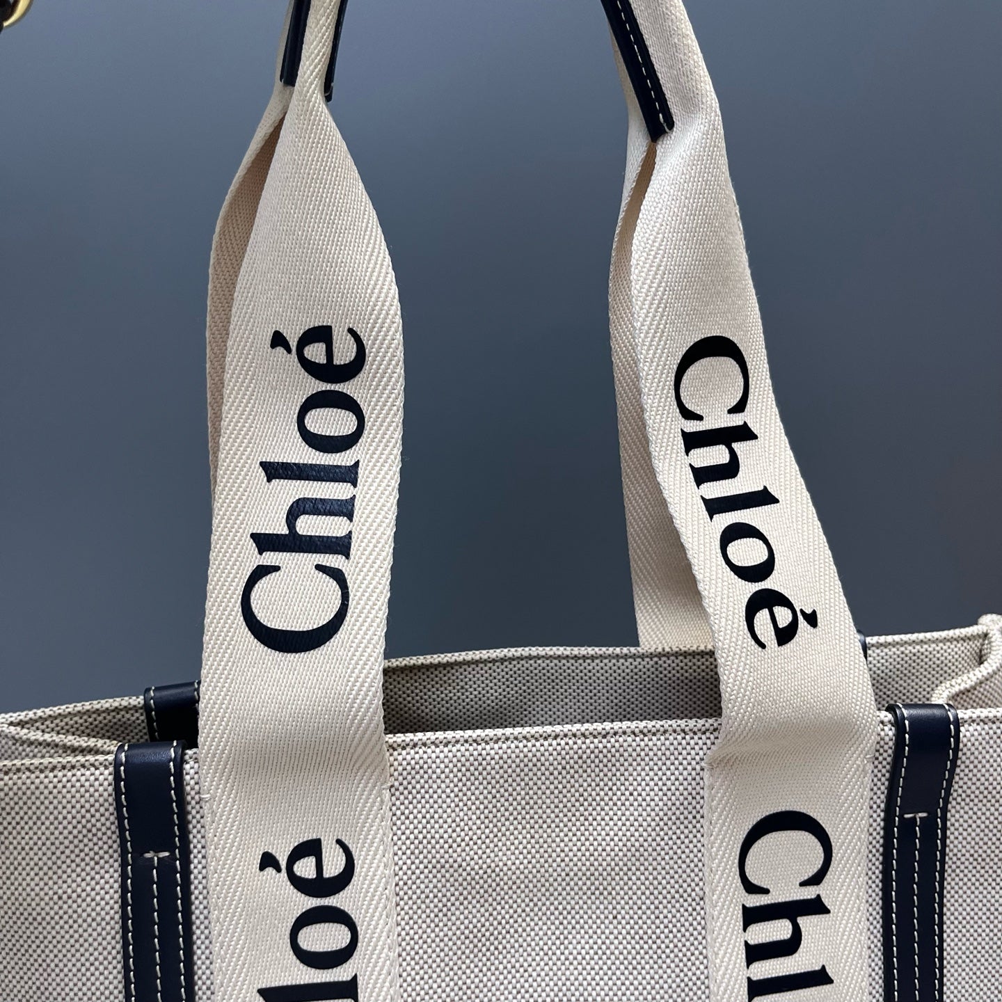 Chloe - Woody Tote Bag - Canvas and leather - Beige with black accents - (medium)