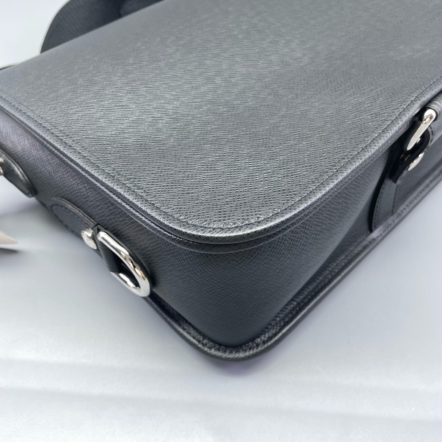 Louis Vuitton - Postman Messenger Bag - Leather - Black - (medium)