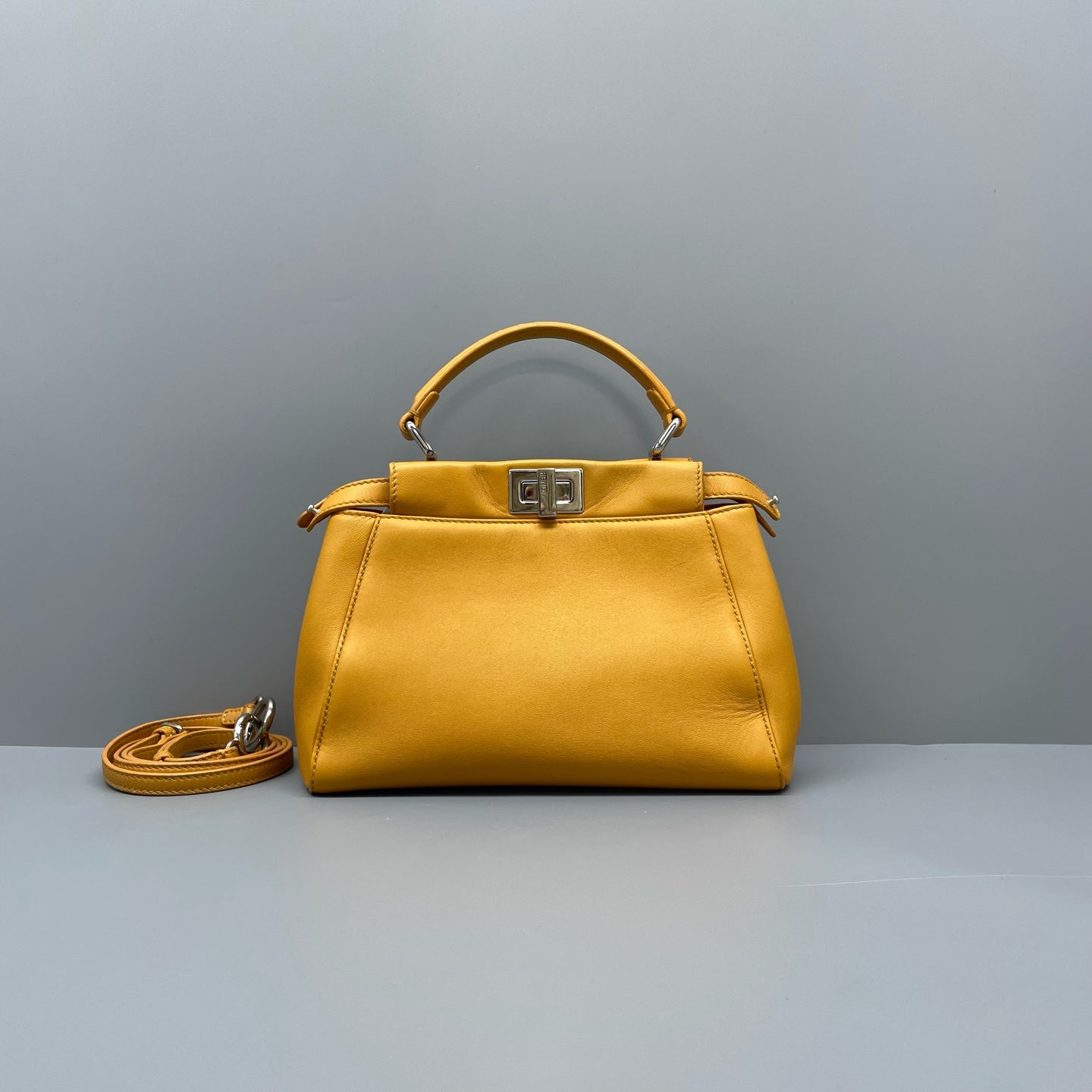 Fendi - Peekaboo Small - Leather - Orange - (small)