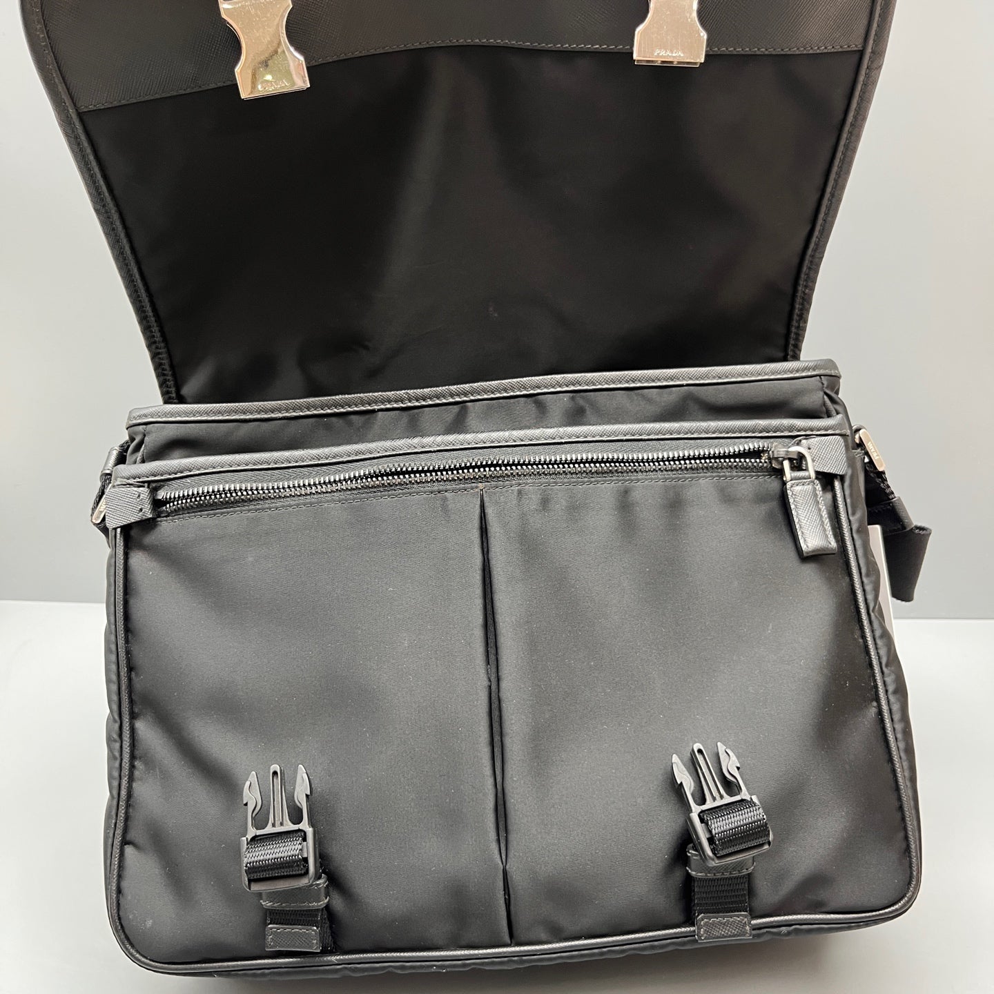 Prada - Messenger Bag - Nylon with leather trim - Black - (Medium)