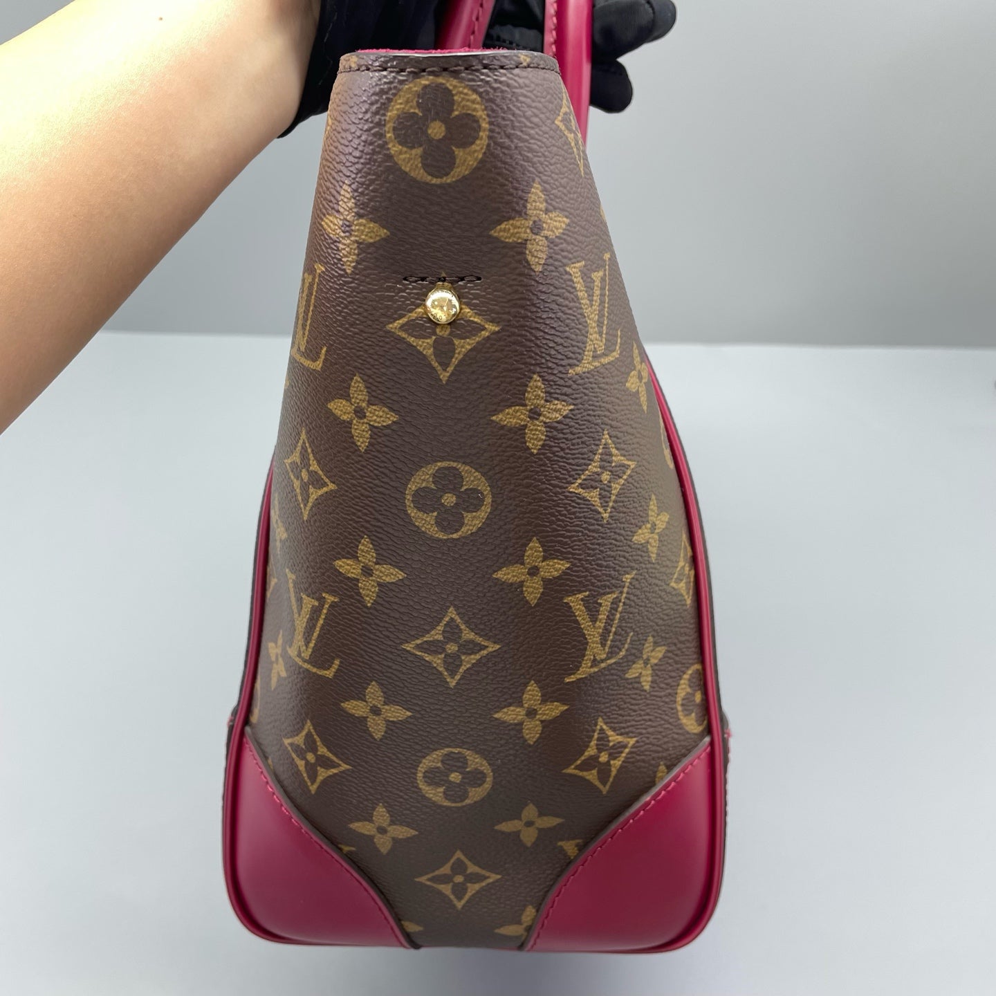 Louis Vuitton - Phenix PM - Monogram coated canvas with fuchsia leather trim - Brown and Fuchsia - (medium)